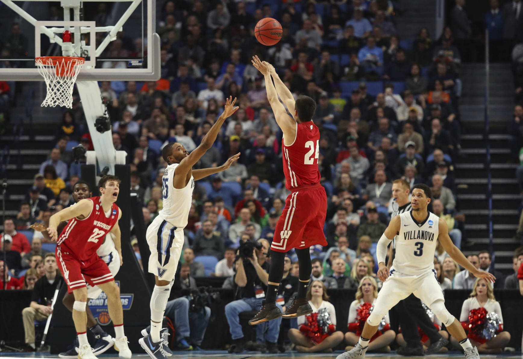 Badgers 65, Wildcats 62